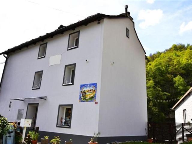6 1/2 Zimmer Einfamilienhaus mit grossem Umschwung an sehr ruhiger, sonniger Aussichtslage / Schöne 6,5 Zimmer Einfamilienhaus mit grossem Grundstück