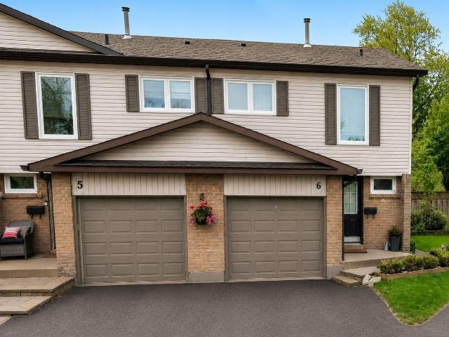 6 2411 Sovereign Street, Oakville | For Sale @ $879,900 | Condos. Ca