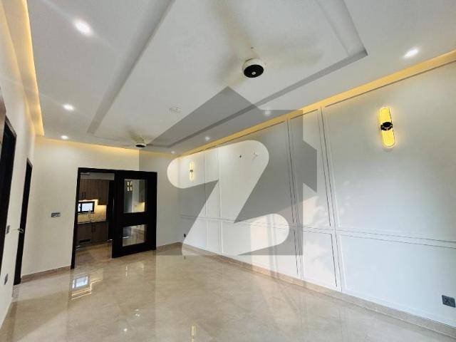 6.25 Marla Corner + Park Facing House for sale Royal Palm Citi Gujranwala Royal Palm City