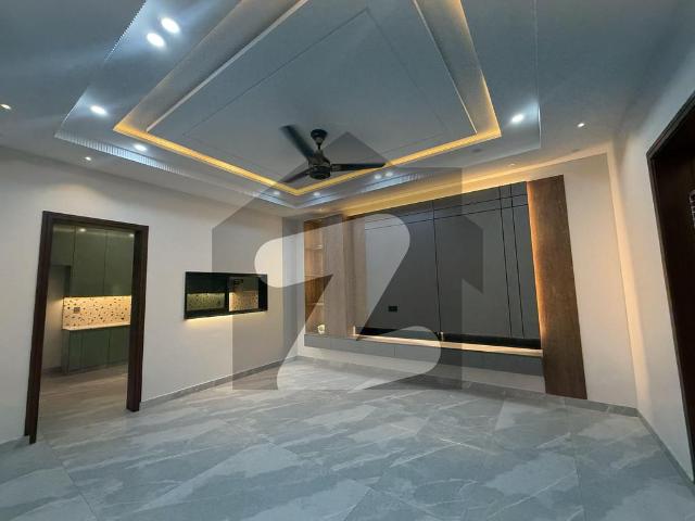6.25 Marla Ultra Modern Luxry House For Sale In Diamond City Phase 1 Diamond City