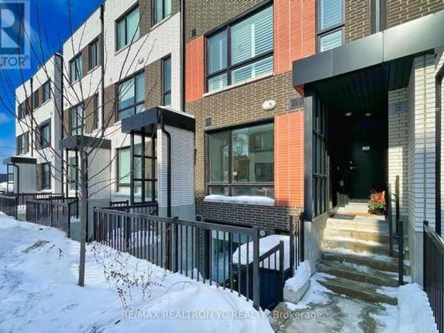 6 40 Ed Clark Gardens Boulevard, Toronto, ON, M6N 0B5 townhouse for sale | Listing ID W11986 | Royal LePage