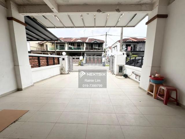 6.4% ROI Dual Key 2 rooms & Studio with separate toilet & kitchen ️ Nicely renovated ready tenants above rm4k monthly rental ️ corner unit, very large balcony Minutes walk to MRT Naga Emas