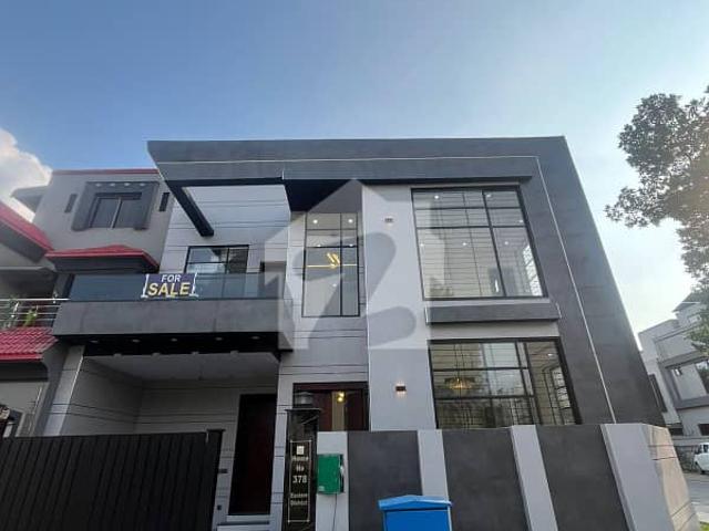 6.5 marla corner house for sale
