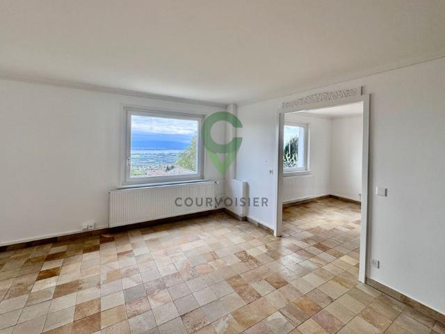 6.5 single family home with breathtaking views near Genolier