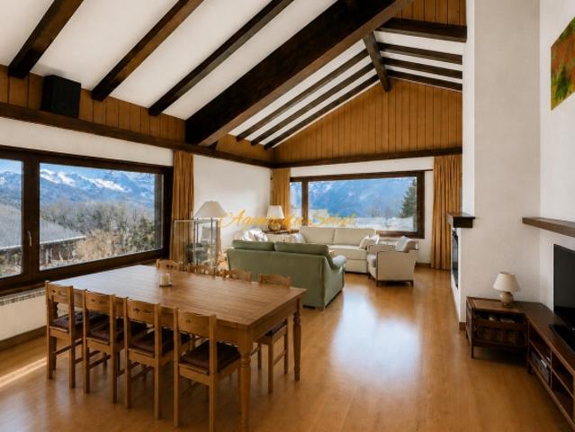 Haus mit hohem Potenzial besteht aus zwei separaten Wohnungen, die 5 Autominuten von Crans Montana entfernt liegen
