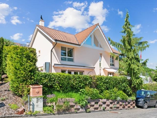 6.5 Zimmer Einfamilienhaus im Grünen