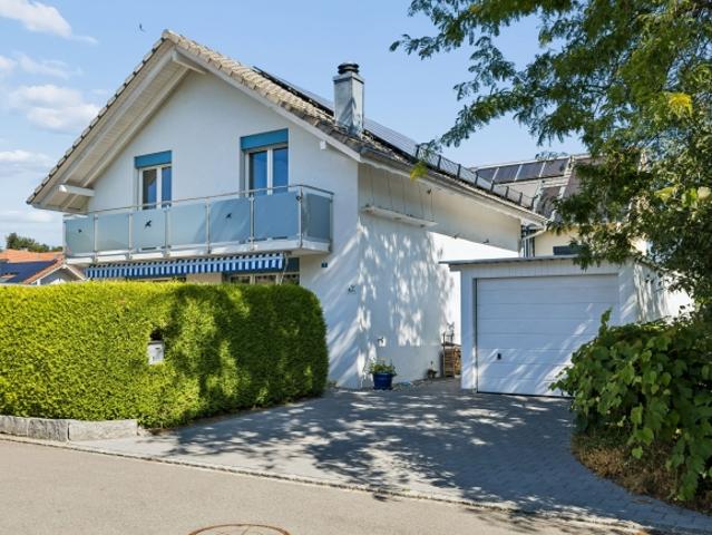 6.5 Zimmer Einfamilienhaus mit wunderschönem Garten