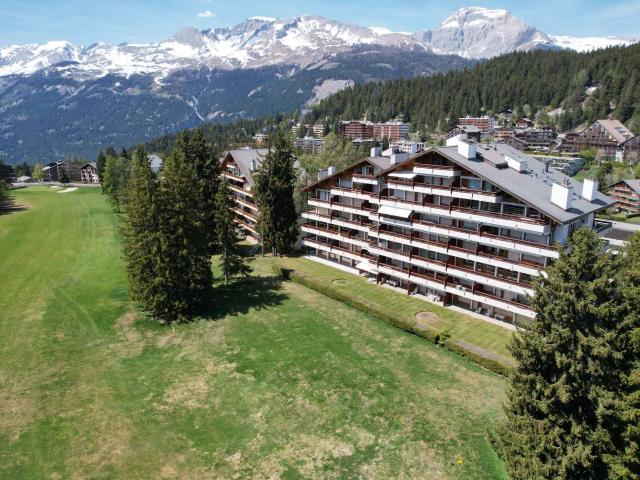 6,5 Zimmer Penthouse Apartment mit Blick auf den Golfplatz mit hervorragender Aussicht + Studio