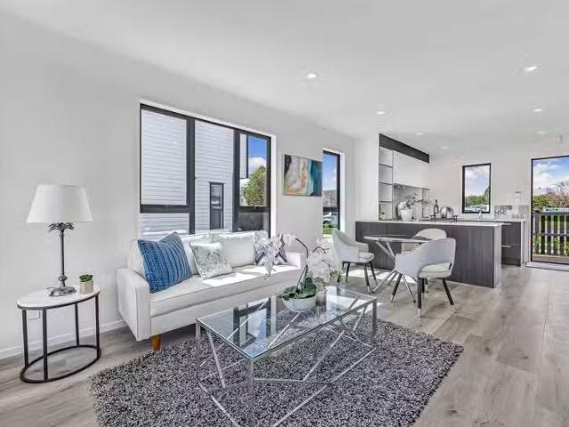 6&7/47 Beach Road, Te Atatu Peninsula, Waitakere City For Sale