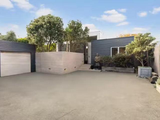 6A Farm Road, Northland, Wellington City