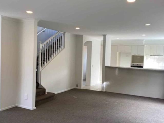 6A San Luis Pl Family Home in Golflands