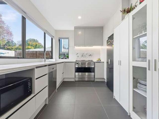 6B Blenheim Street, Glenfield, North Shore City