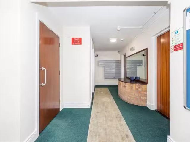 6b Oakwood Apartments, Watermill Road, Raheny, Dublin 5, Count.