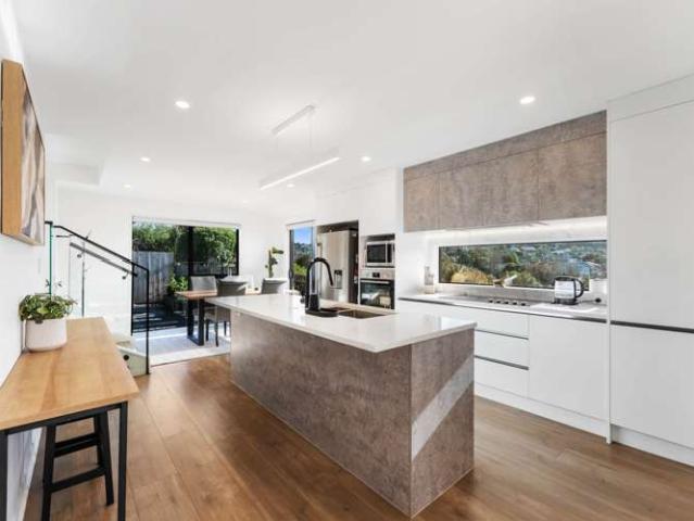 6D Oaktree Avenue, Browns Bay, North Shore City