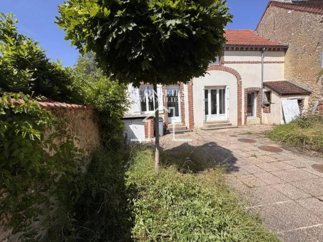 6km de VILLENEUVE SUR YONNE