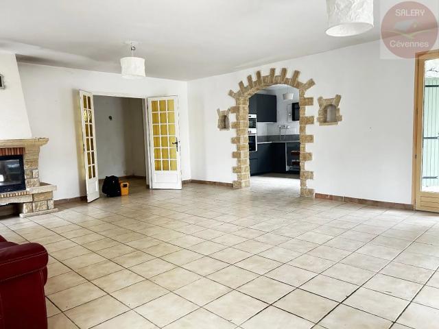 6pièces piscine 800 m² de jardin arboré