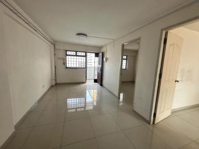 73 Geylang Bahru HDB Apartment For Sale, $398,000, 2 Bed 2 Bath 635 sqft $627.00 psf