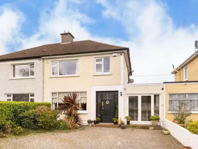 73 Ludford Park, Ballinteer, Dublin 16, D16RK11 is for sale