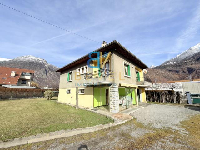 73 SAINT JEAN DE MAURIENNE Maison fort potentiel Empla