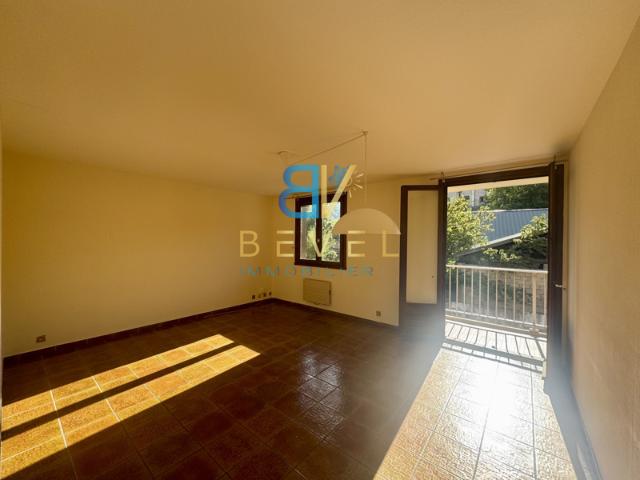73 SAINT JEAN DE MAURIENNE Rare Appartement T3 avec gara