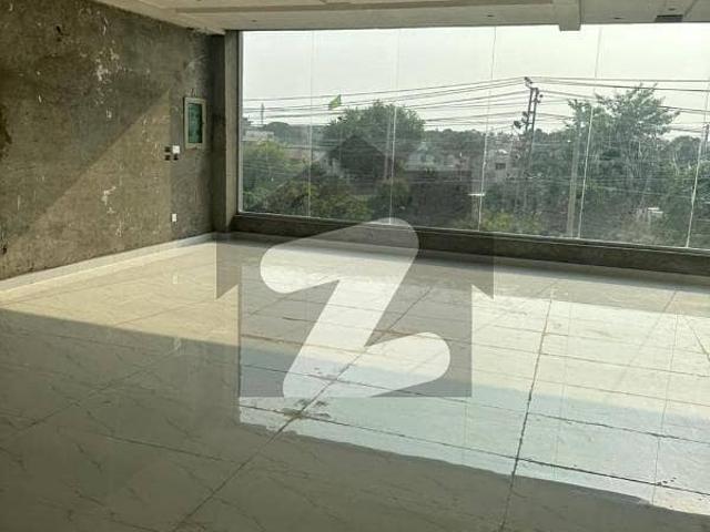 Brand new office/hall, m/f washrooms, kitchen, vast parking, very hot location