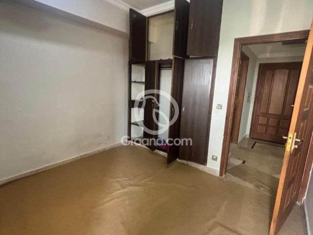 700 Ft² Flat for Rent
