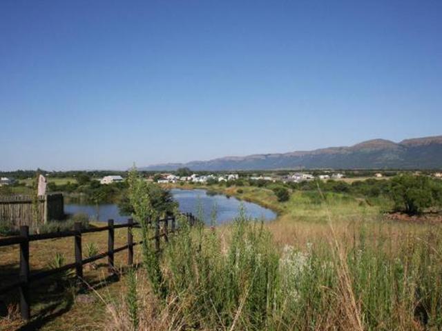 700 m² Land available in The Coves