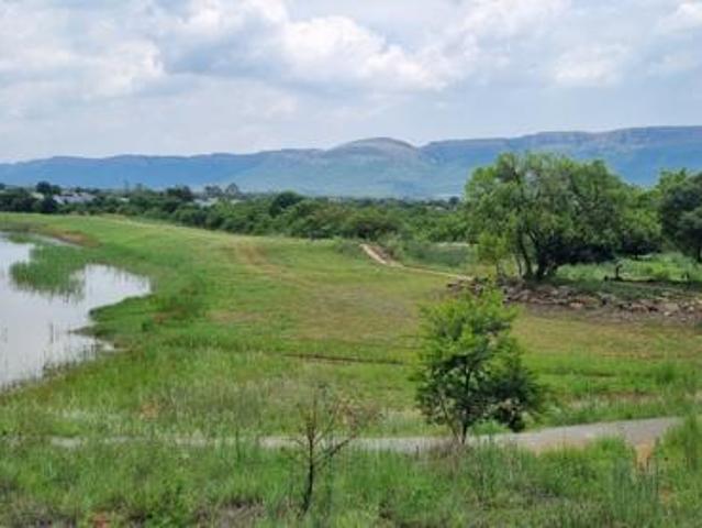700 m² Land available in The Coves