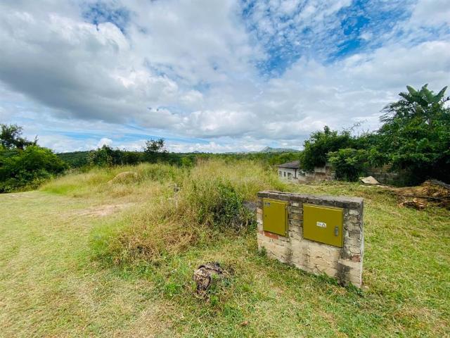 700 m² Land available in West Acres