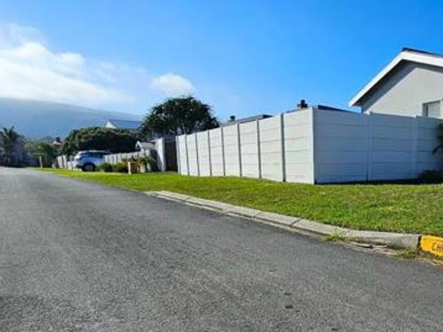 700 m² Land available in Franskraal