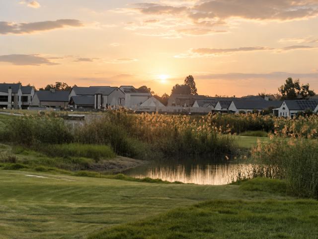 700 m² Land available in Heron Banks Golf Estate