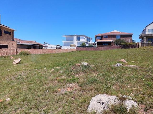 700 m² Land available in Jeffreys Bay Central