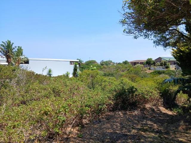700 m² Land available in Jeffreys Bay Central