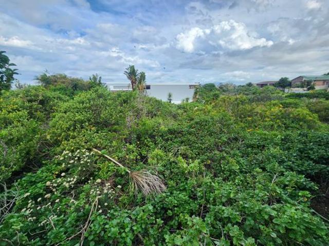 700 m² Land available in Jeffreys Bay Central