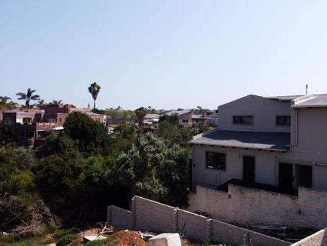 700 m² Land available in Jeffreys Bay Central