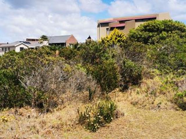 700 m² Land available in Jeffreys Bay Central