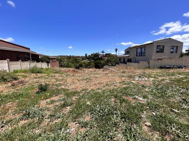 700 m² Land available in Jeffreys Bay Central