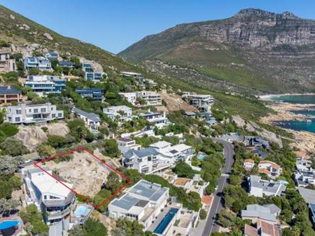 700 m² Land available in Llandudno