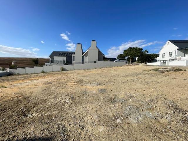 700 m² Land available in Mount Royal Golf Estate