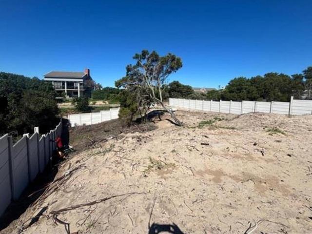 700 m² Land available in Paradise Beach