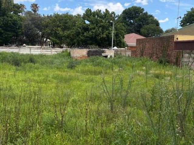 700 m² Land available in Potchefstroom Central