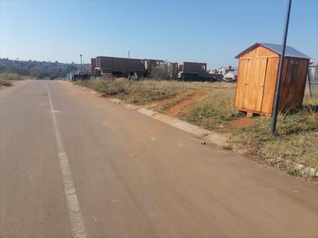 700 m² Land available in Raslouw