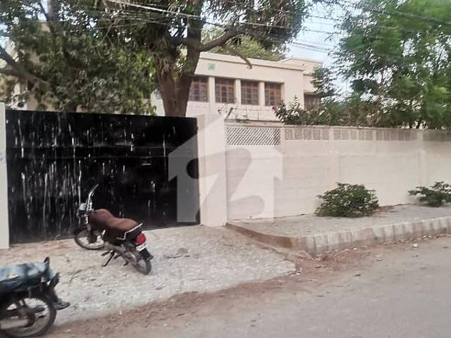 700 Sq Yard House For Rent With 15 Class Rooms In Block 8, Gulshan E Iqbal, Karachi Ideal For School Office Or Any Commercial Use Near To University Road Behind Baitul Mukaram Masjid
