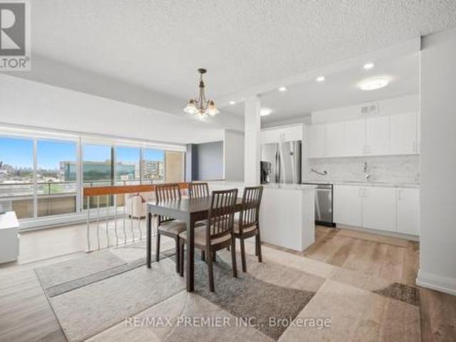 701 1 Four Winds Drive, Toronto, ON, M3J 2T1 condo for sale | Listing ID W13443 | Royal LePage