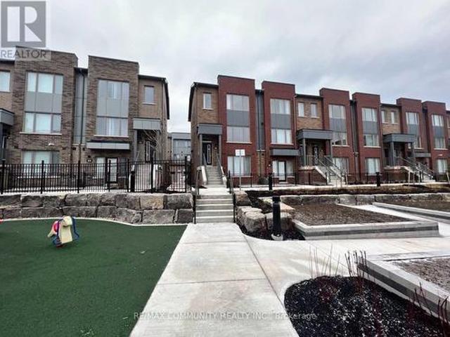 701 1 Kingston Road, Pickering, ON, L1V 0E9 townhouse for lease | Listing ID E13585 | Royal LePage