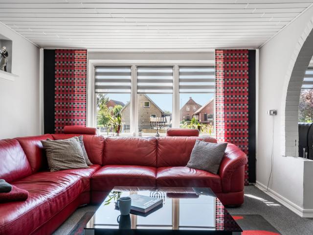 701 7 Vardevej 107 Velindrettet bolig i tre plan med solrig have, altan og stor terrasse RealMæglerne