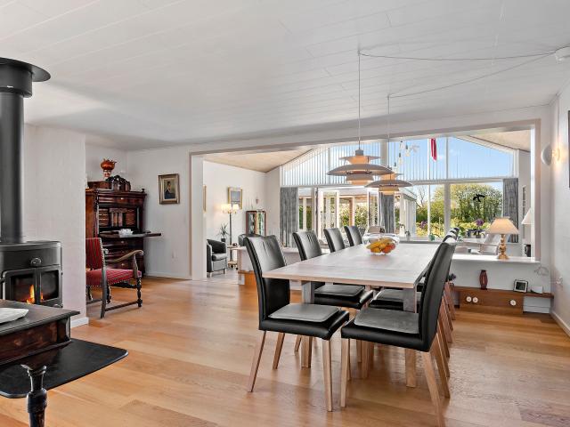701 7 Elmevej 28 Smuk og lys villa med moderne komfort og idyllisk udeliv RealMæglerne