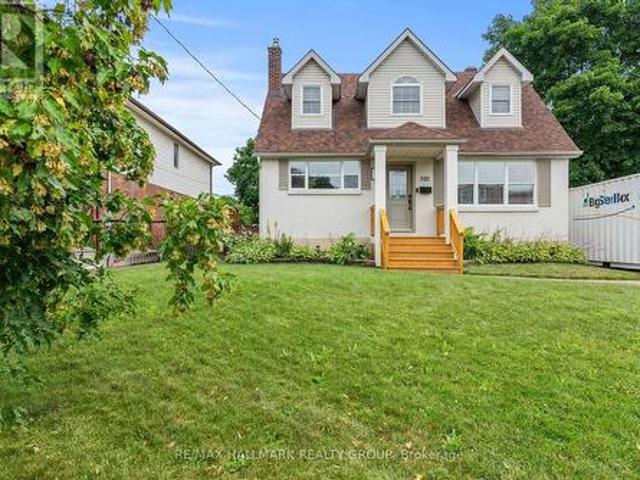 701 Cole Avenue, Ottawa, ON, K2A 2B8 house for lease | Listing ID X13594 | Royal LePage