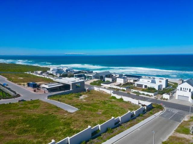 701 m² Land available in Yzerfontein