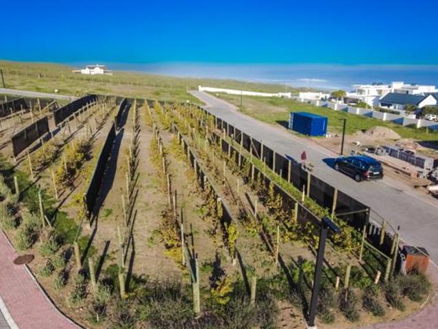 701 m² Land available in Pearl Bay